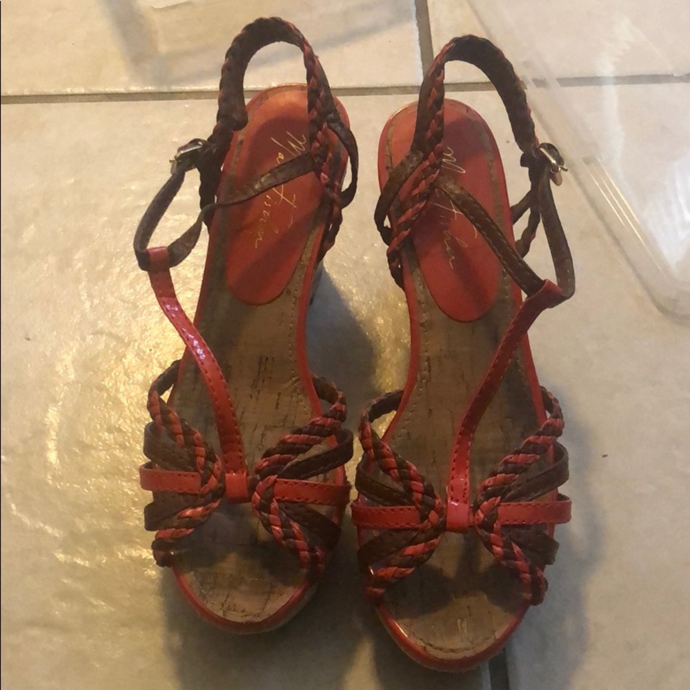 Marc Fisher 9.5M woman’s wedge
